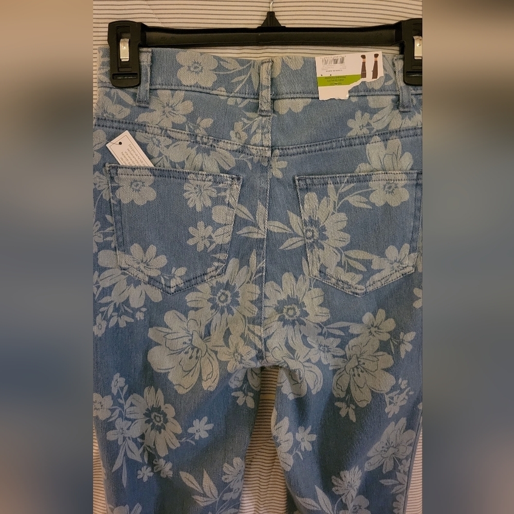 Time and Tru Fashion Jegging Flower Denim Stretch Skinny XS (0-2) Pants - Picture 6 of 6